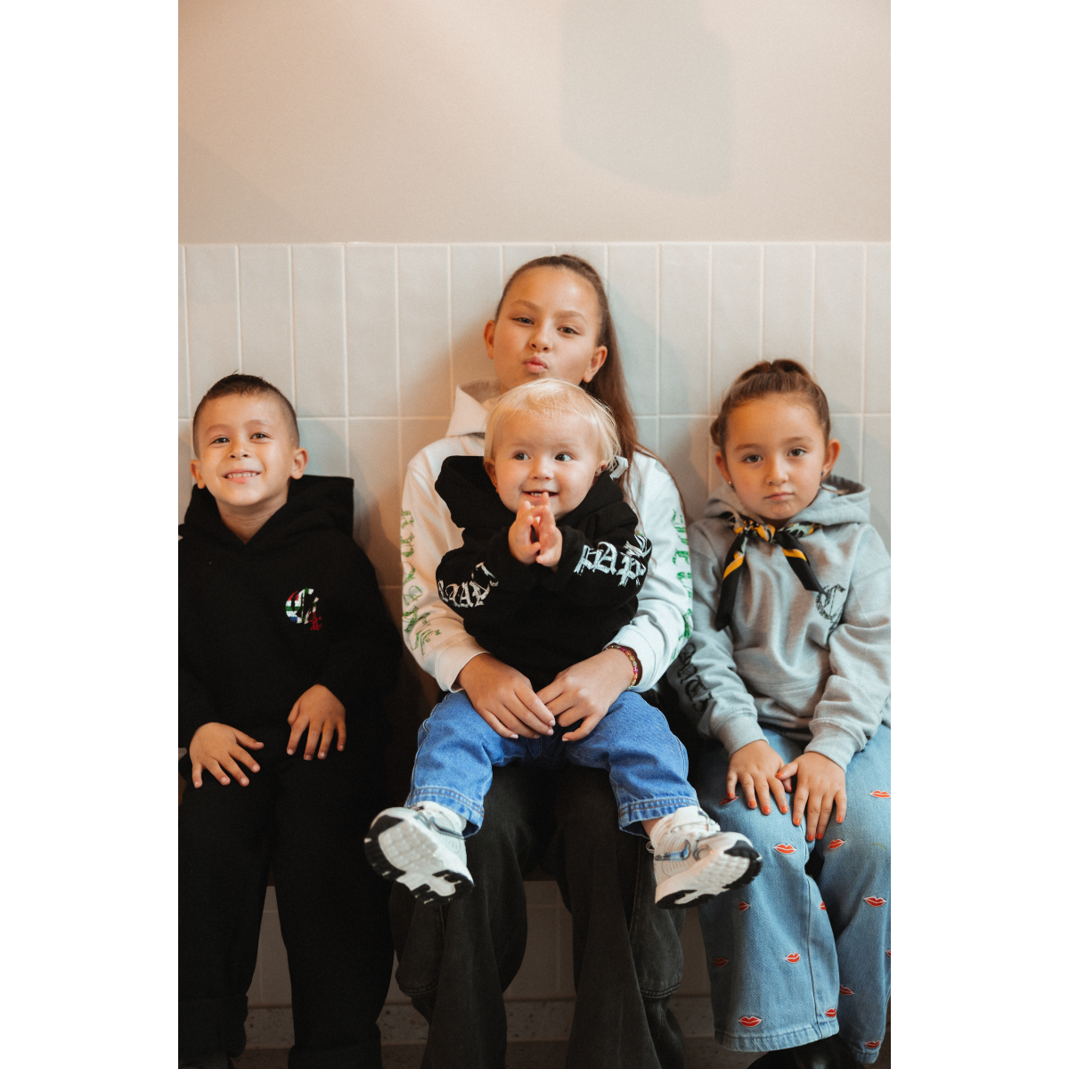 C4 KIDS HOODIE BLACK