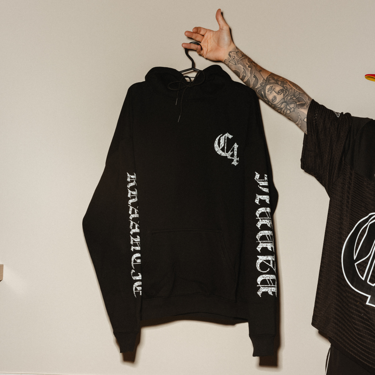 C4 HOODIE BLACK