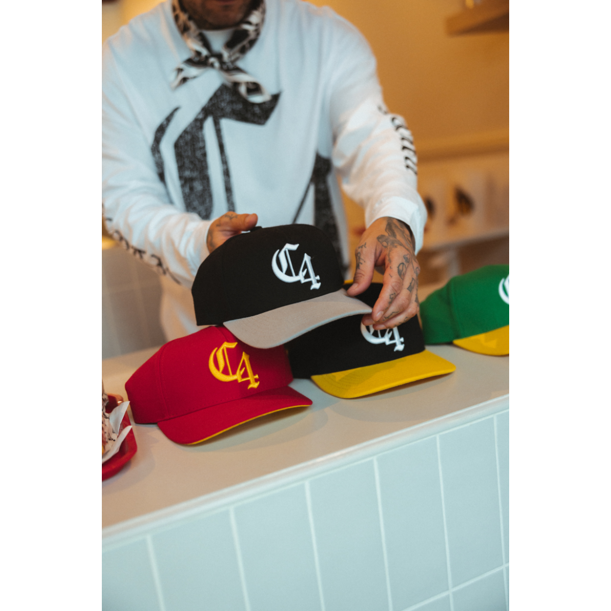 C4 BANDANA BLACK WHITE