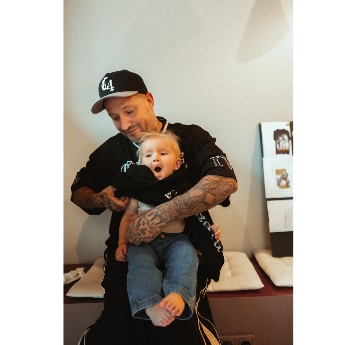 C4 KIDS HOODIE BLACK